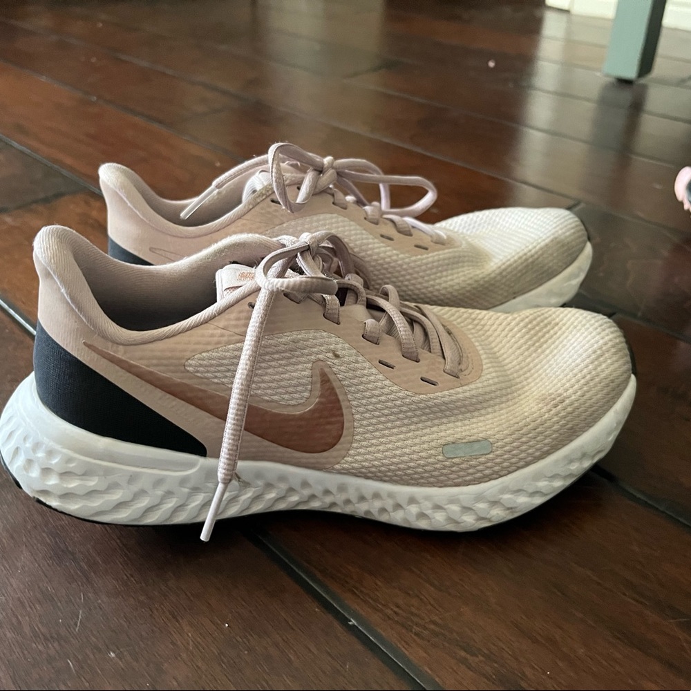 Nike revolution. Size 7. Rose gold/blush